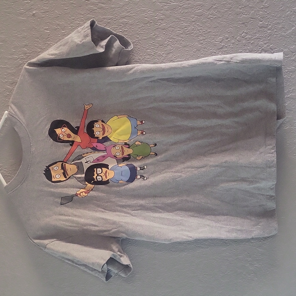 Graphic tee bobs burger
